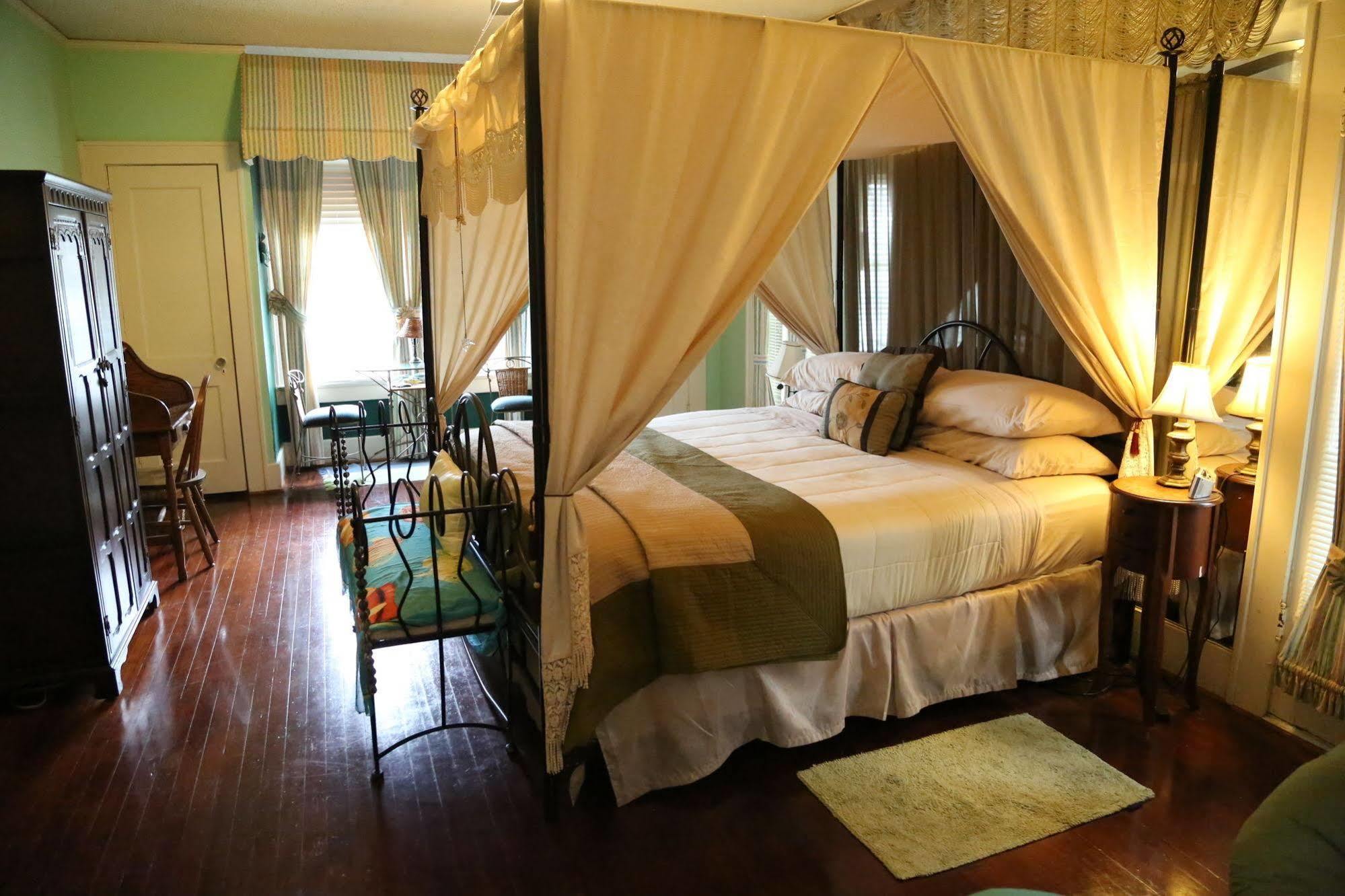 Avenue O Bed And Breakfast Galveston Exterior photo